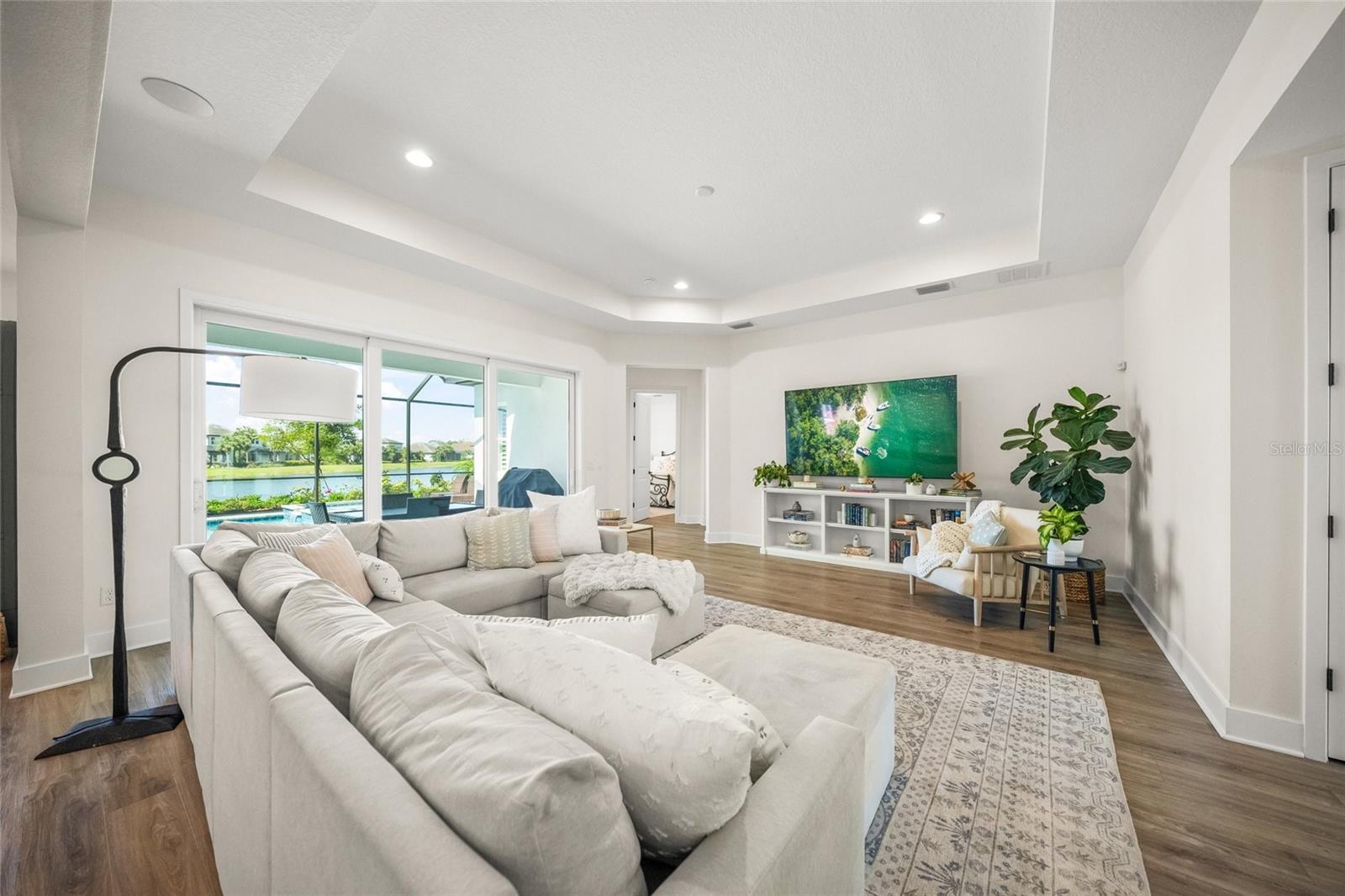 Image 20 of 58 For 6152 Lungo Lago Drive