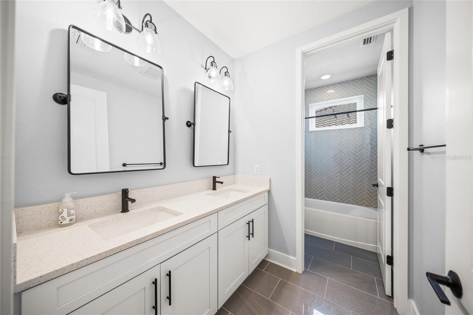 Image 30 of 58 For 6152 Lungo Lago Drive
