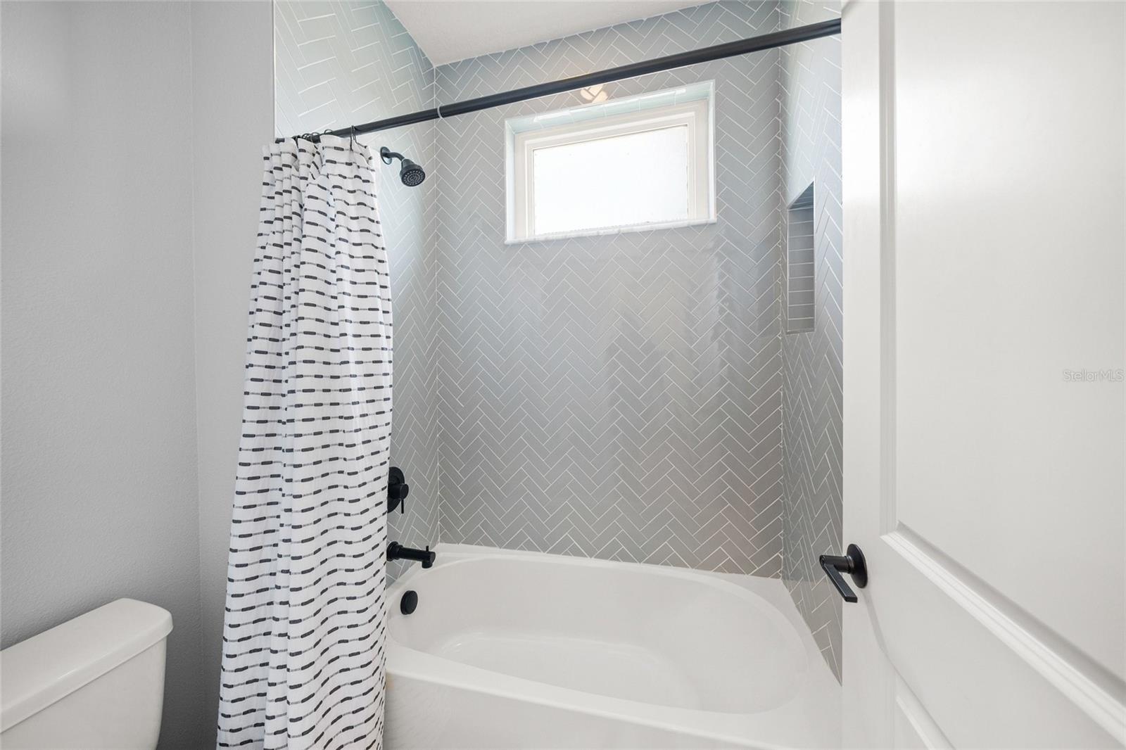 Image 31 of 58 For 6152 Lungo Lago Drive