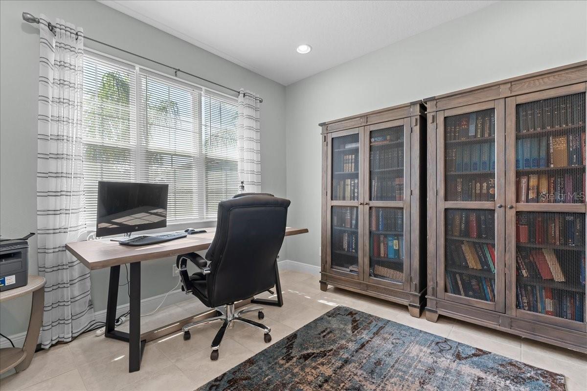 Image 13 of 93 For 4515 Roycroft Terrace