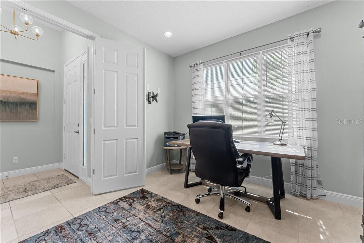Image 15 of 93 For 4515 Roycroft Terrace