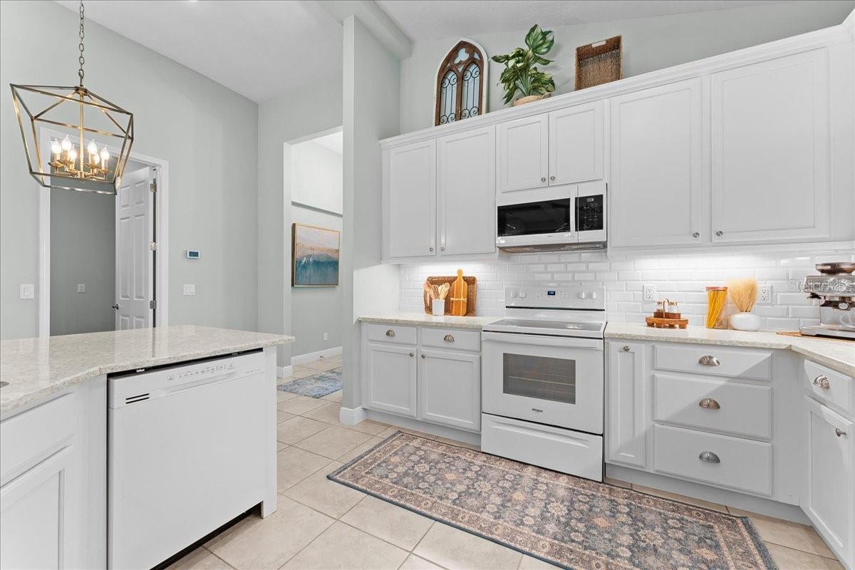 Image 18 of 93 For 4515 Roycroft Terrace