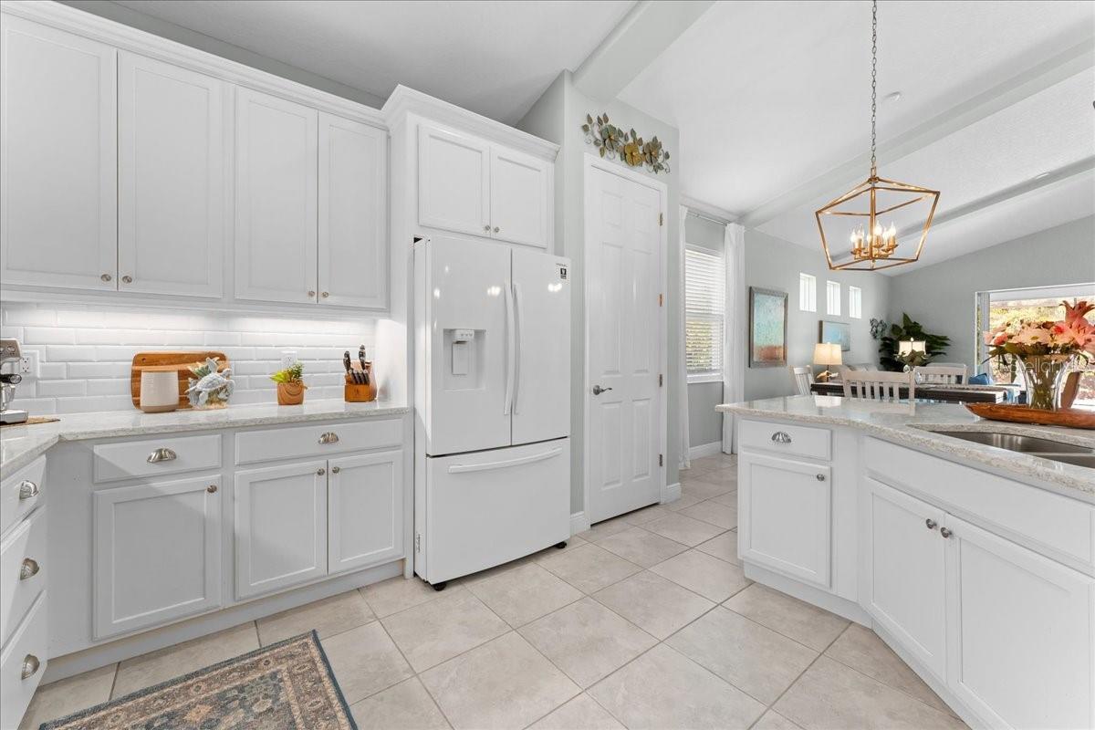 Image 21 of 93 For 4515 Roycroft Terrace