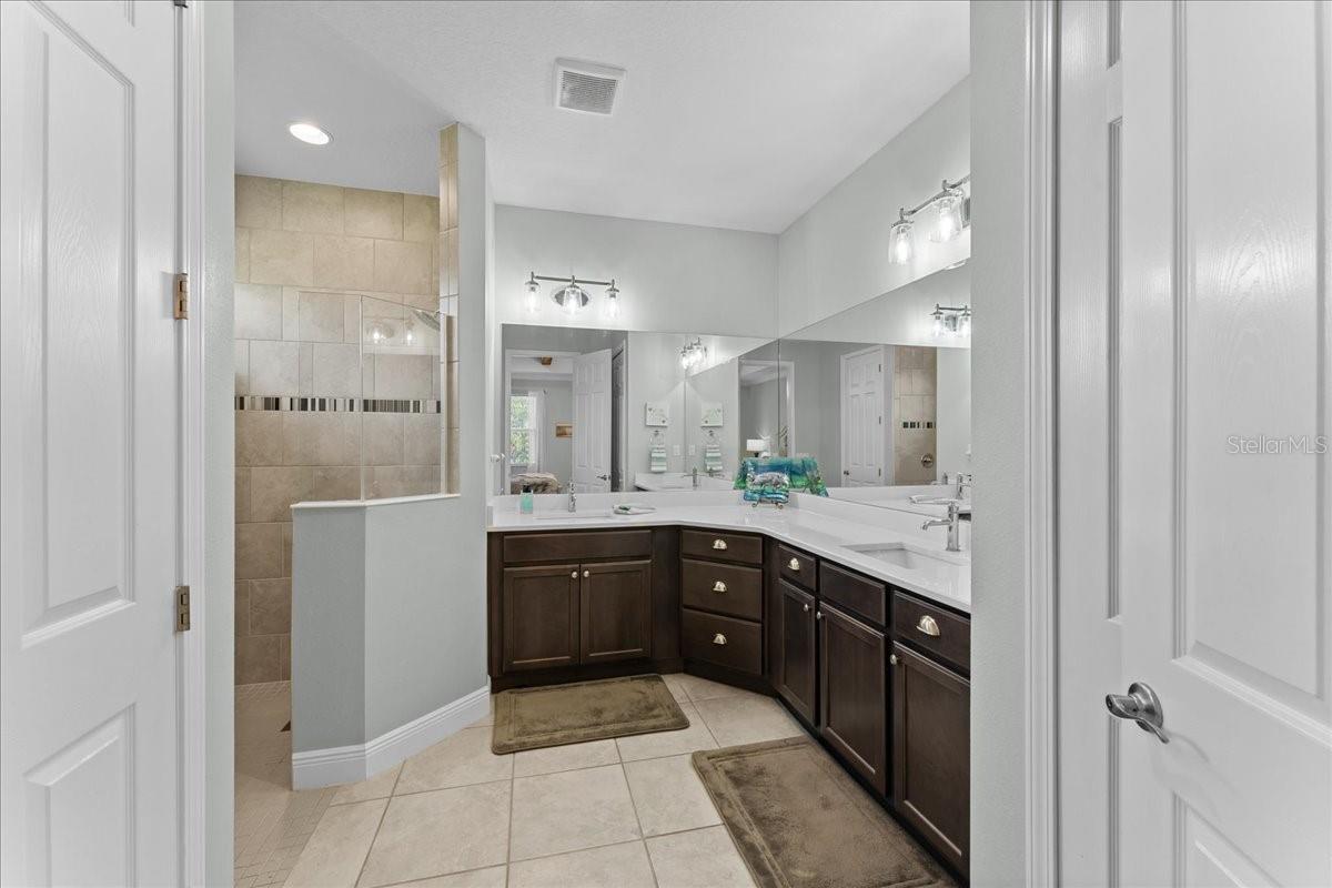 Image 38 of 93 For 4515 Roycroft Terrace