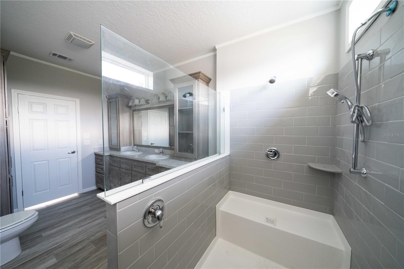 Image 11 of 18 For 8226 Sweden Boulevard