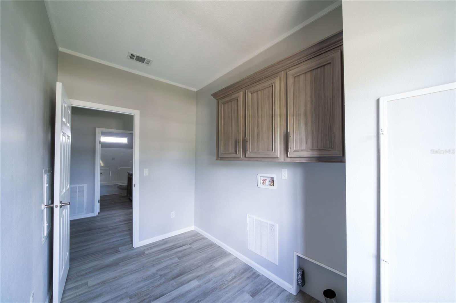 Image 16 of 18 For 8226 Sweden Boulevard