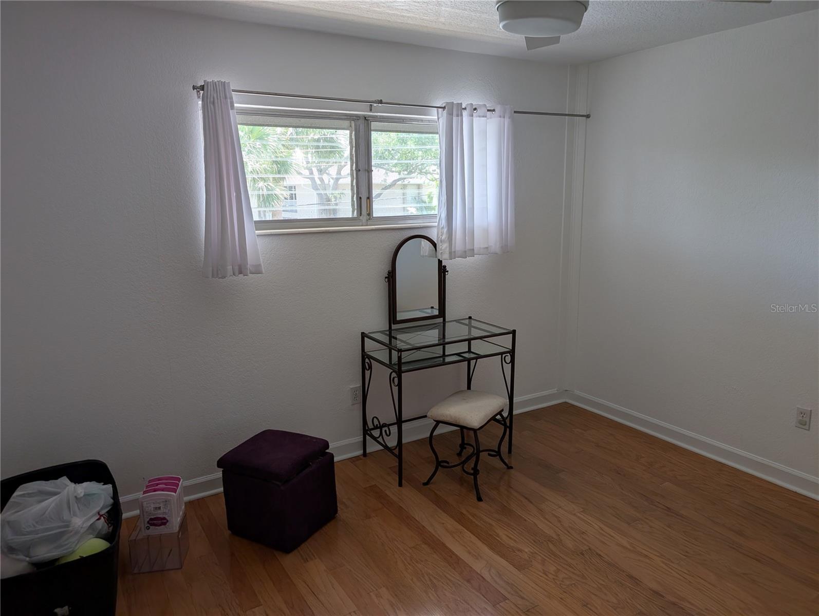 Image 13 of 18 For 2155 Wood Street B9