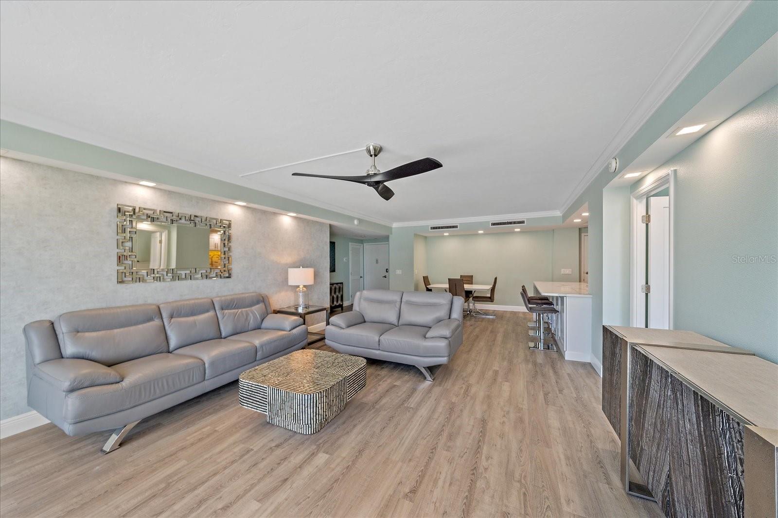 Image 11 of 44 For 1212 Benjamin Franklin Drive 306