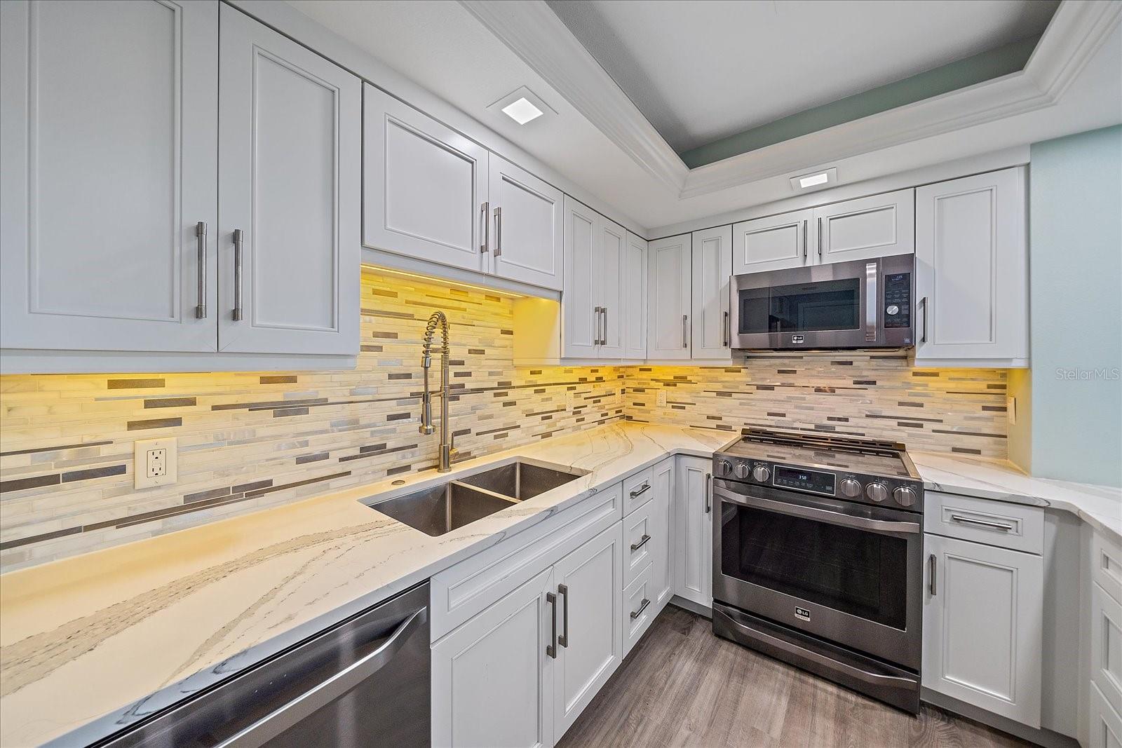 Image 17 of 44 For 1212 Benjamin Franklin Drive 306