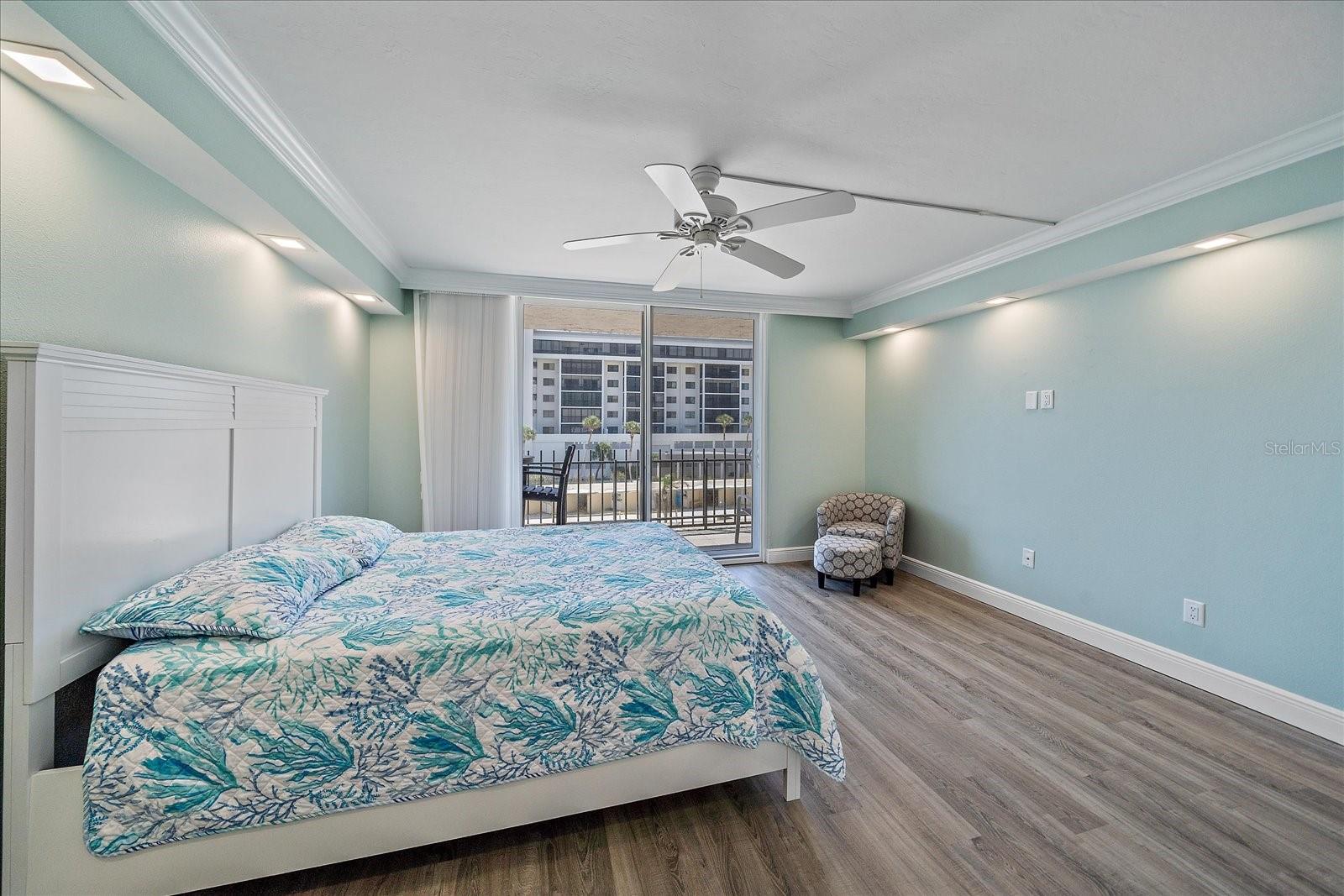 Image 30 of 44 For 1212 Benjamin Franklin Drive 306