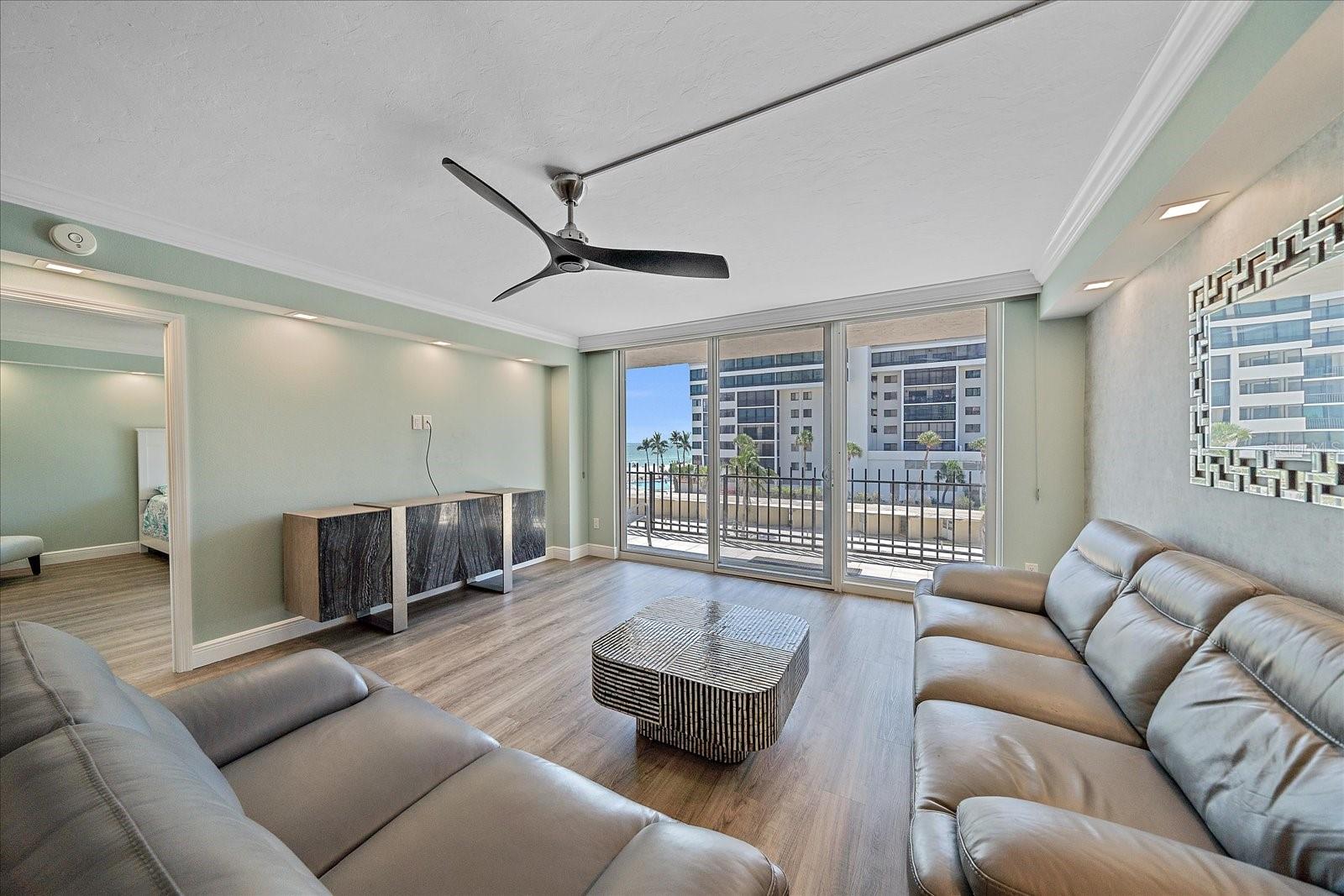 Image 6 of 44 For 1212 Benjamin Franklin Drive 306