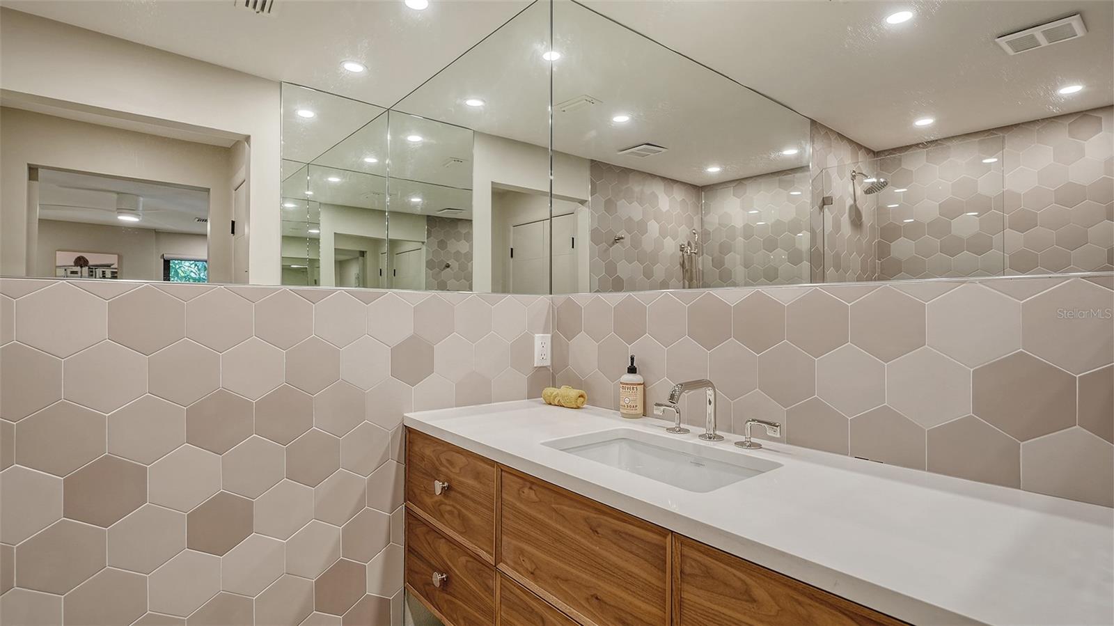 Image 21 of 49 For 3605 Quail Hollow Lane
