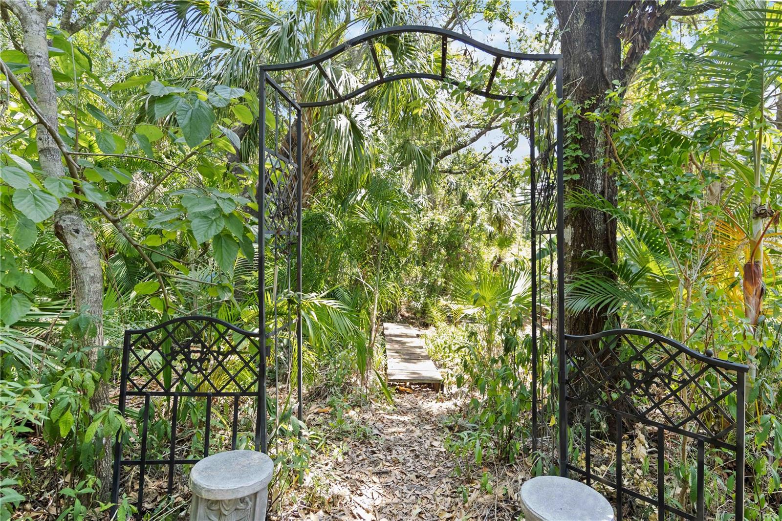 Image 55 of 74 For 9915 Old Hyde Park Place