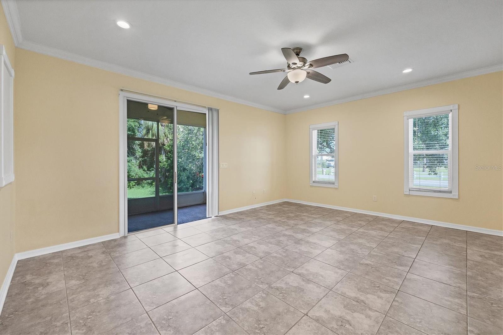 Image 5 of 35 For 1033 Grantham Drive