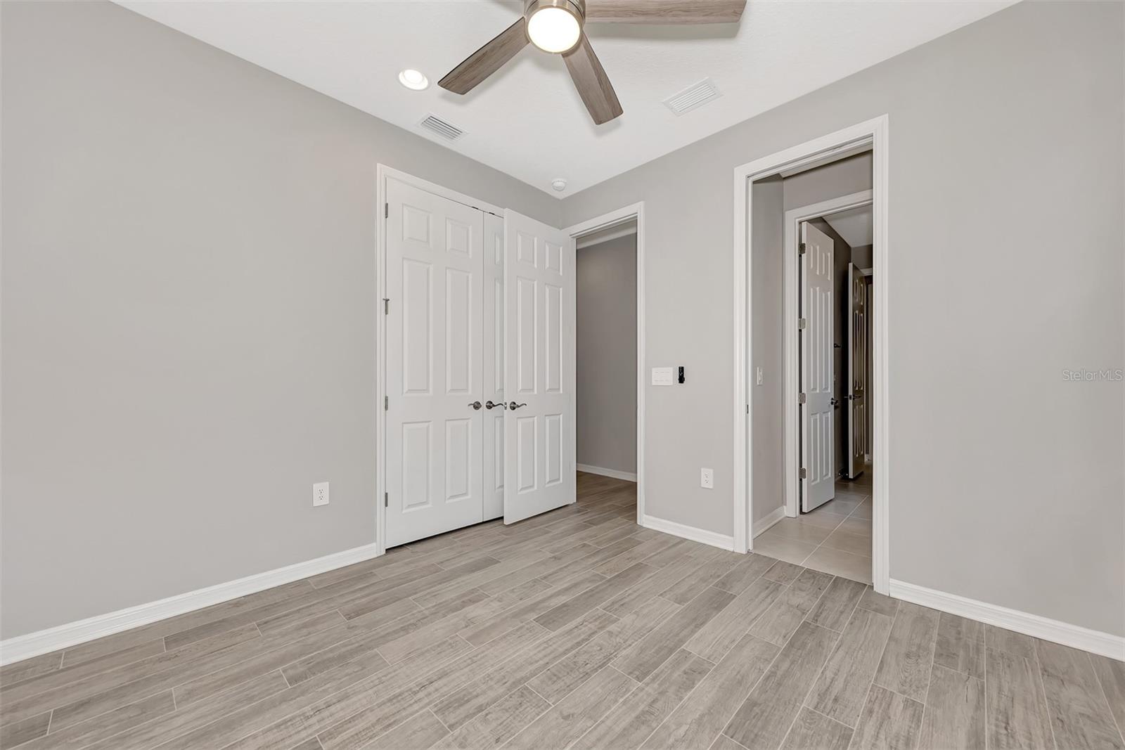 Image 38 of 71 For 5825 Millennium Silver Court