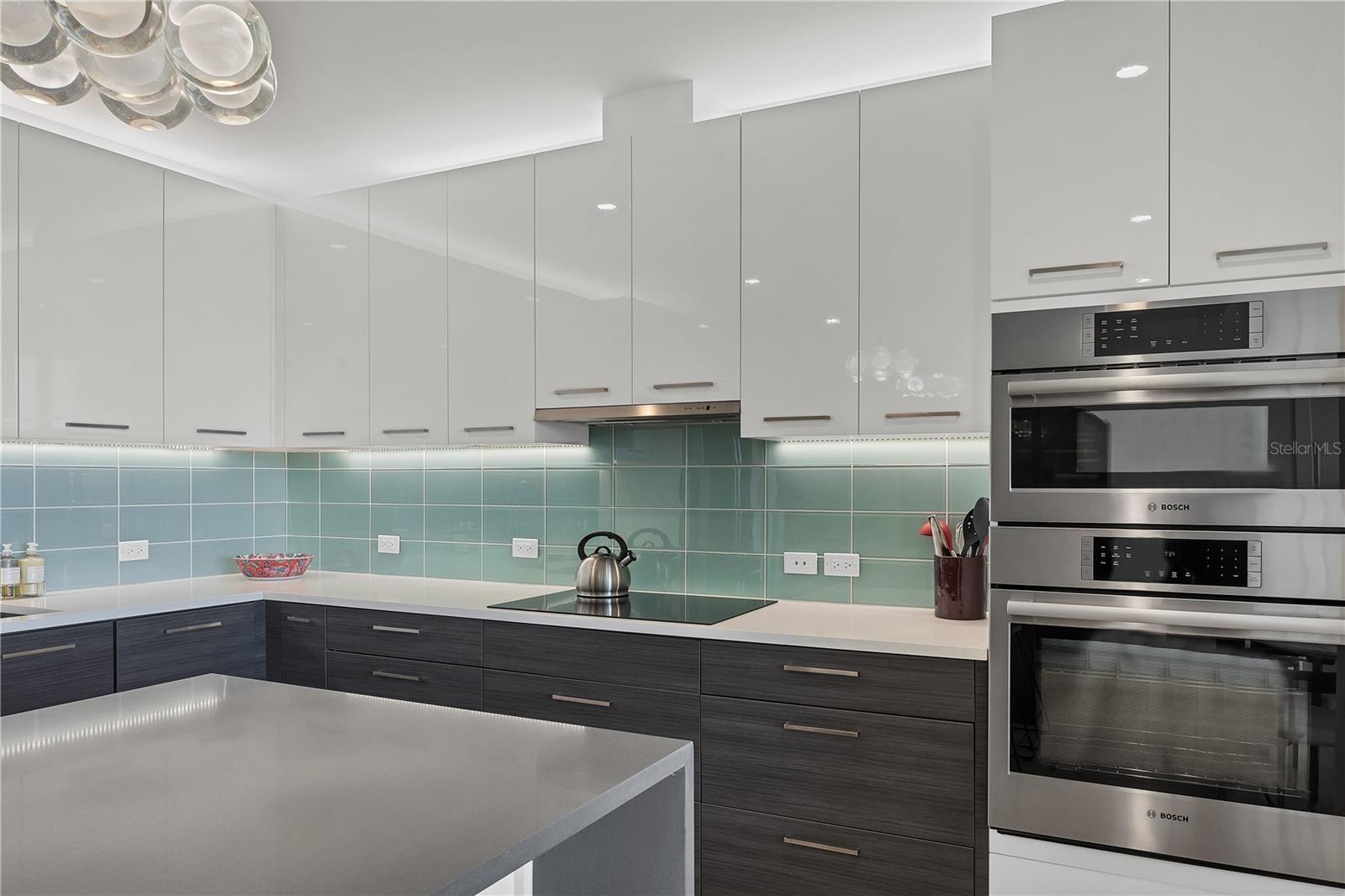 Image 12 of 56 For 300 Pineapple Avenue 302