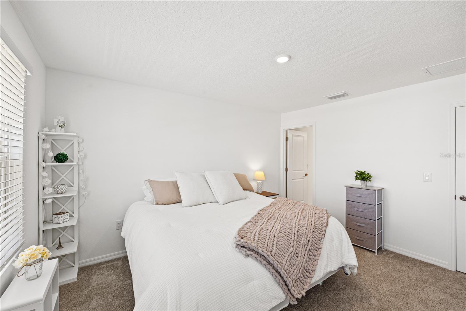 Image 12 of 32 For 8545 Daybreak Street