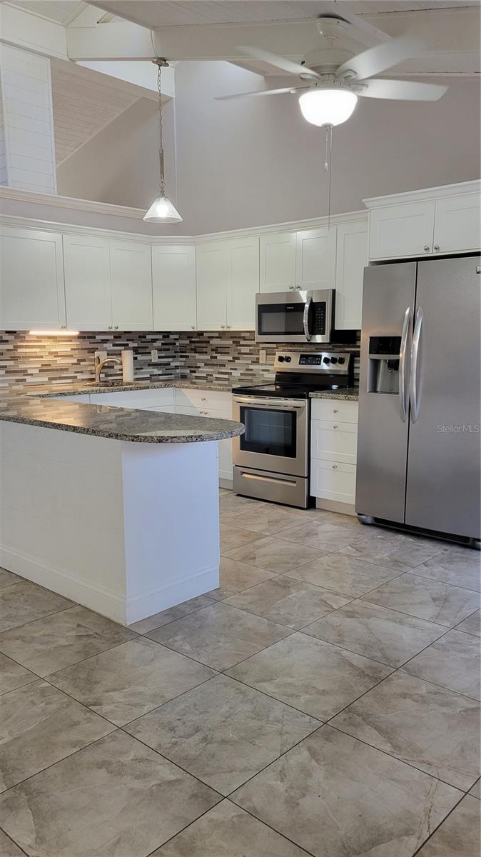 Image 4 of 22 For 500 Jefferson Avenue E 5