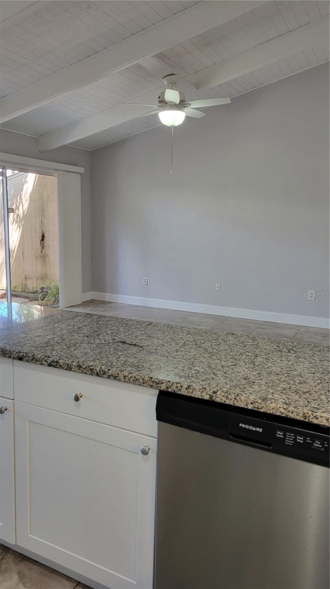 Image 7 of 22 For 500 Jefferson Avenue E 5