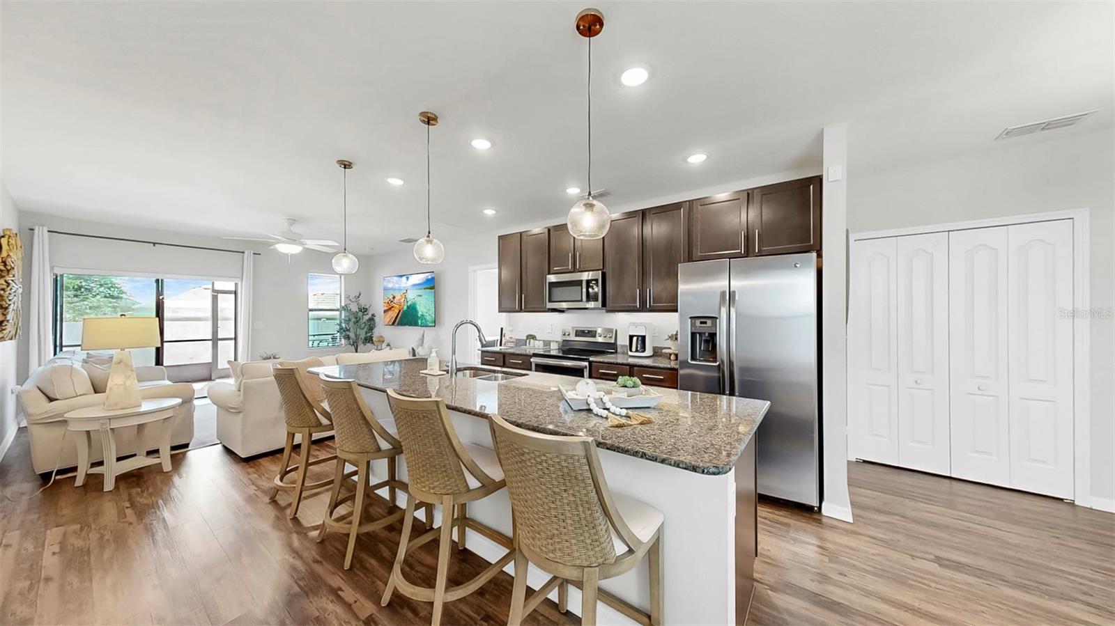 Image 14 of 39 For 4722 Lindever Lane
