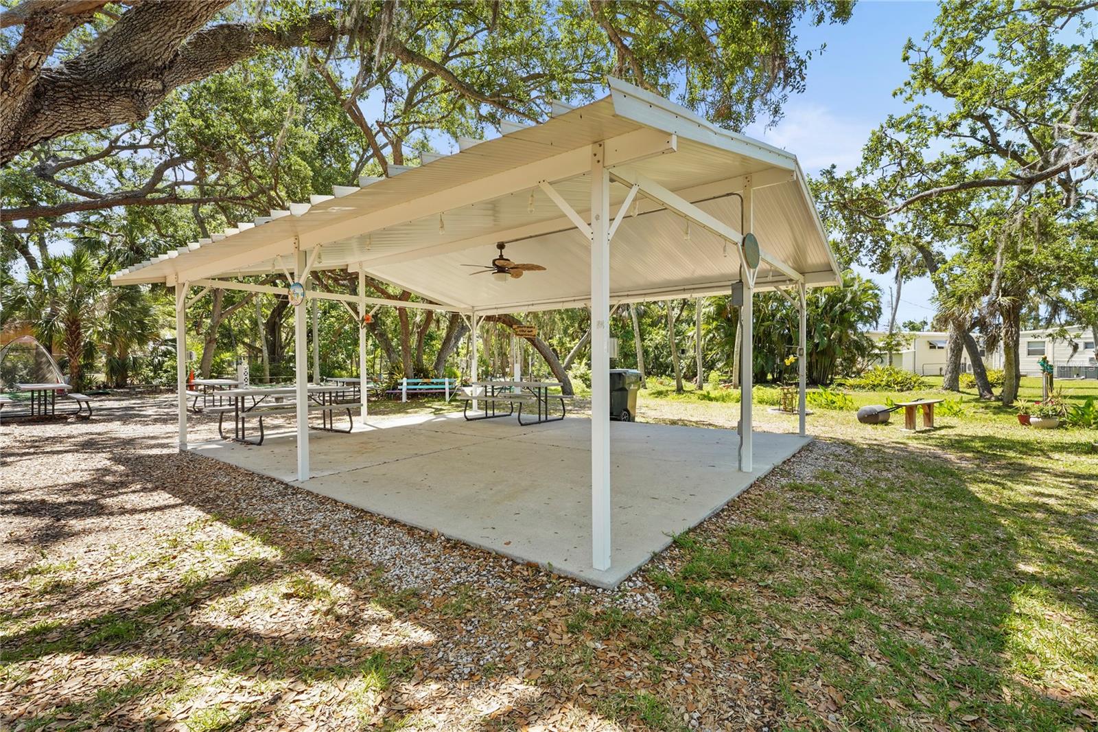 Image 43 of 48 For 94 Southwinds Drive