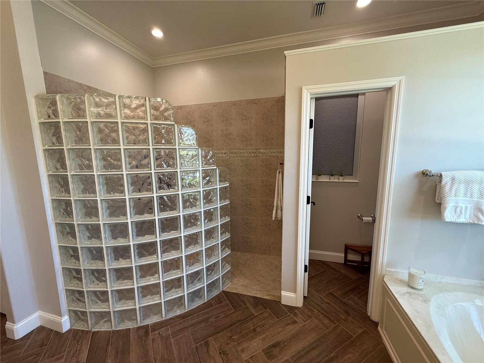 Image 42 of 52 For 7509 Coventry Court