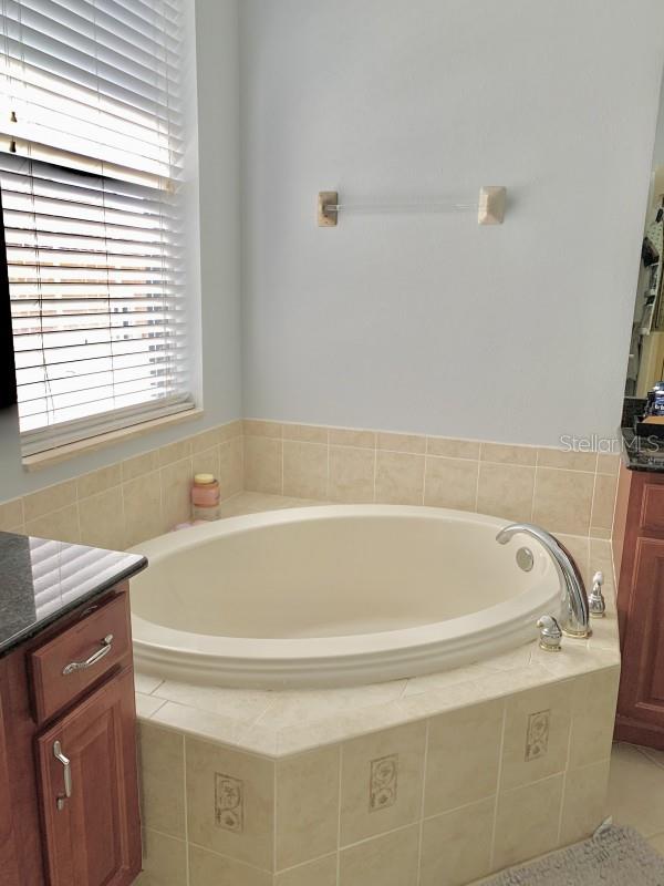 Image 10 of 21 For 7510 Elliott Street