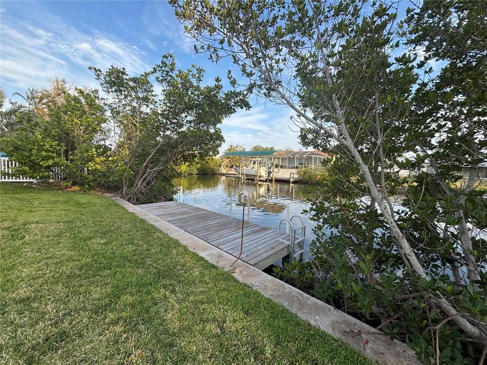 Image 18 of 20 For 4411 Dolphin Lane