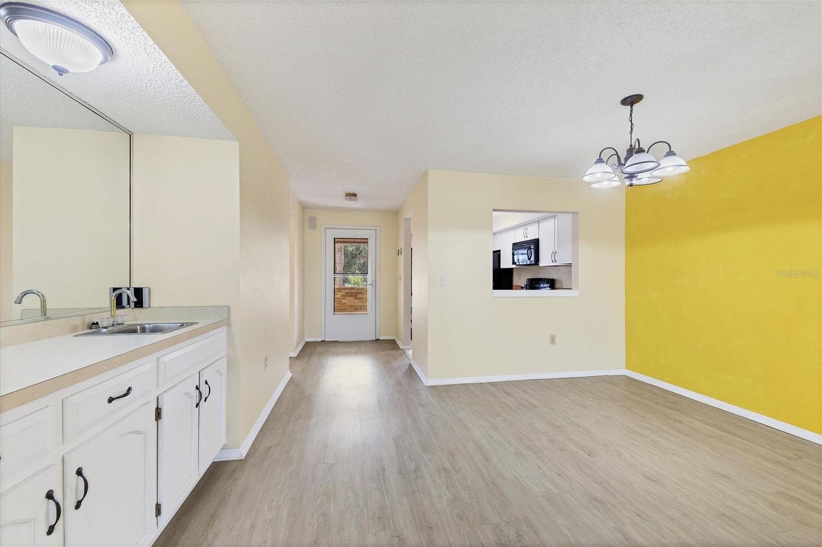 Image 10 of 33 For 4414 Spicewood Drive H