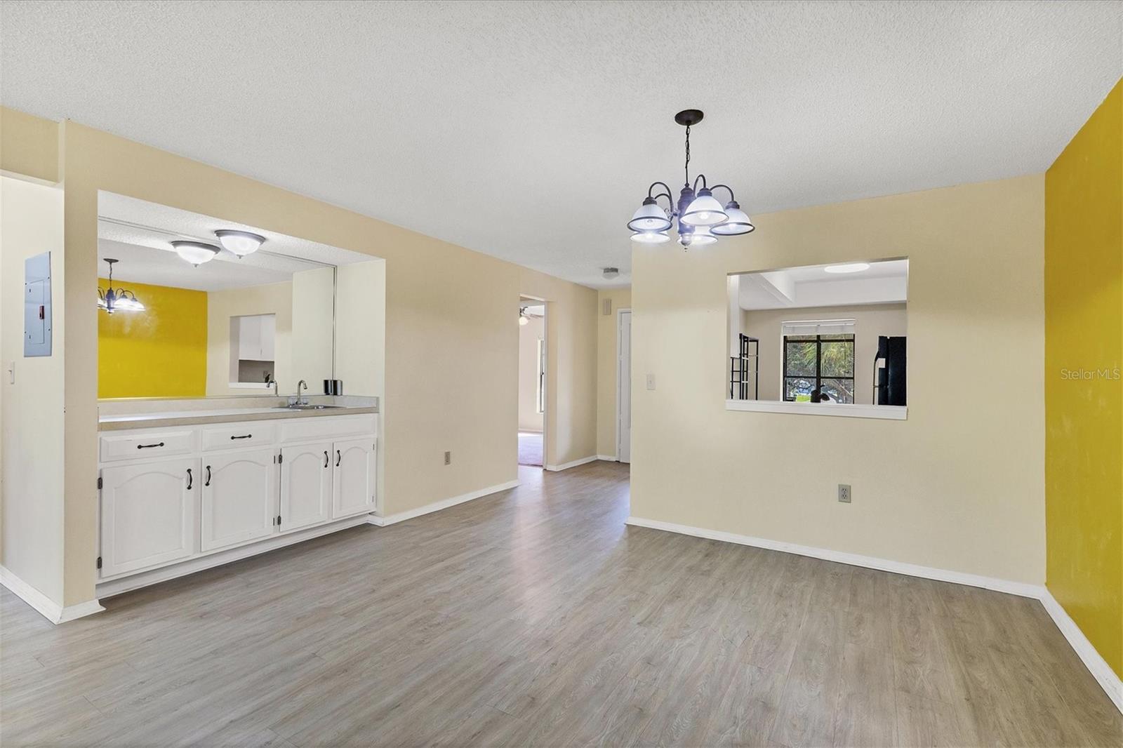 Image 11 of 33 For 4414 Spicewood Drive H