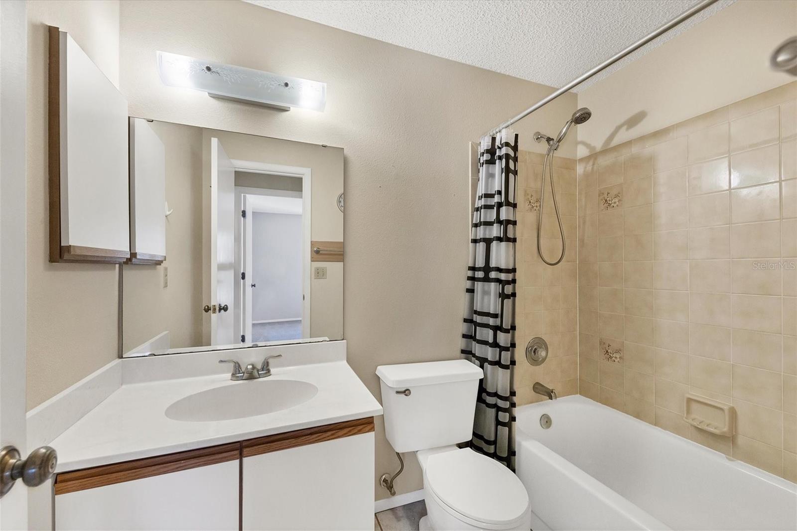 Image 26 of 33 For 4414 Spicewood Drive H