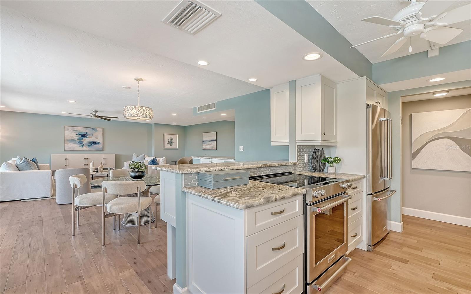 Image 12 of 50 For 1750 Benjamin Franklin Drive 6f