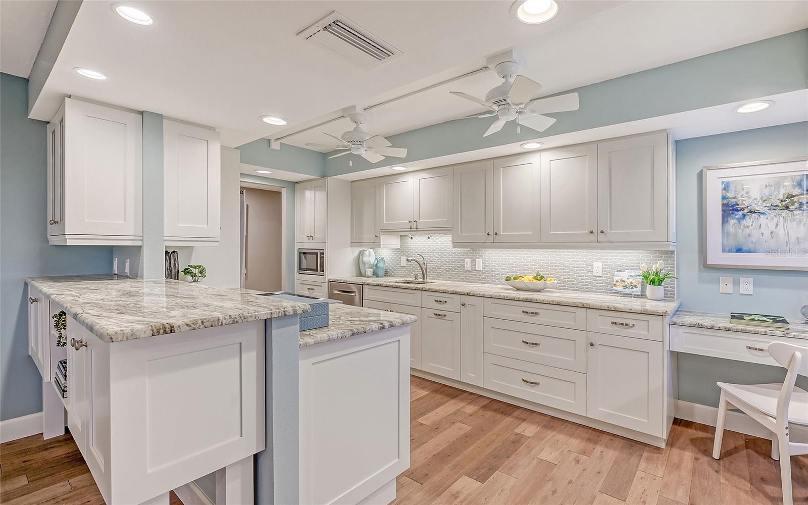 Image 13 of 50 For 1750 Benjamin Franklin Drive 6f
