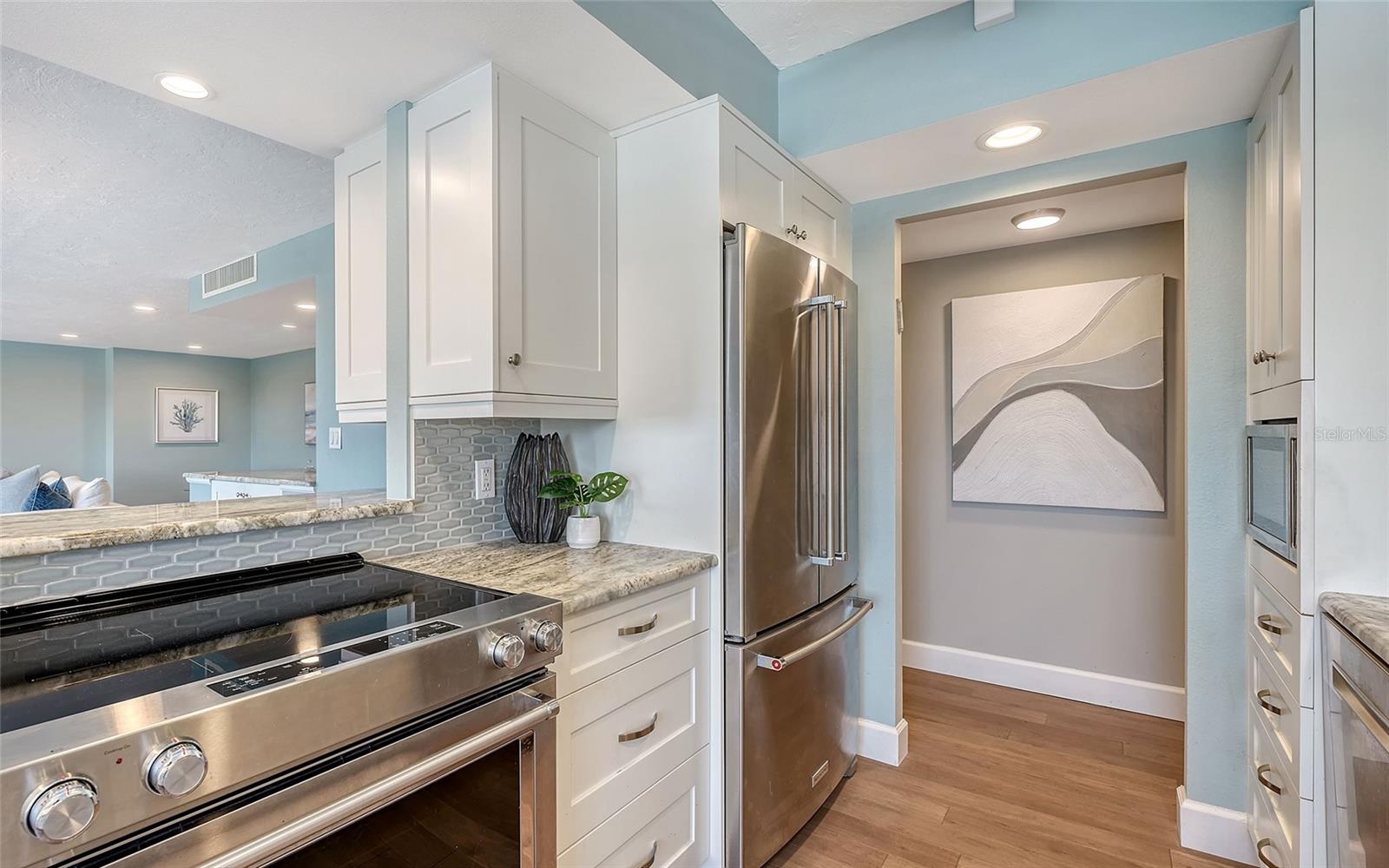 Image 15 of 50 For 1750 Benjamin Franklin Drive 6f