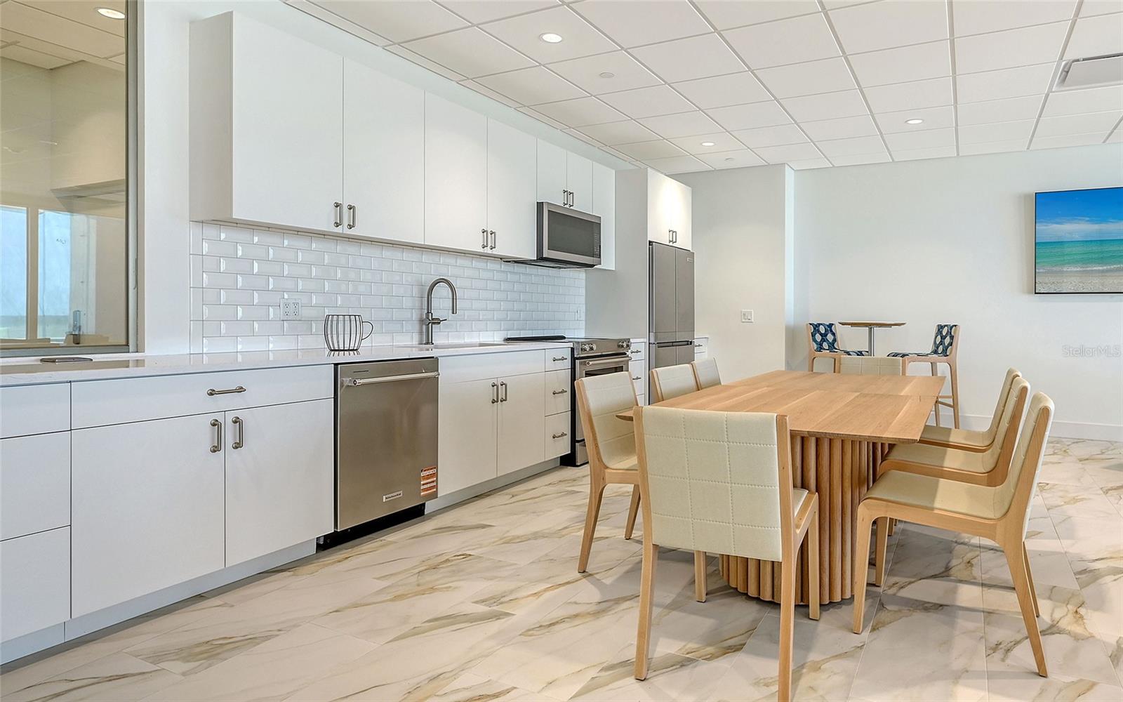 Image 33 of 50 For 1750 Benjamin Franklin Drive 6f