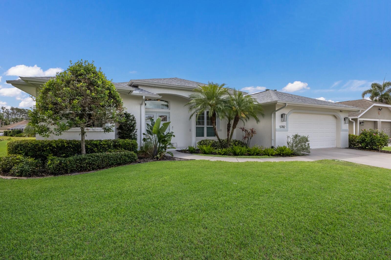 Image 4 of 43 For 5782 Sandy Pointe Drive