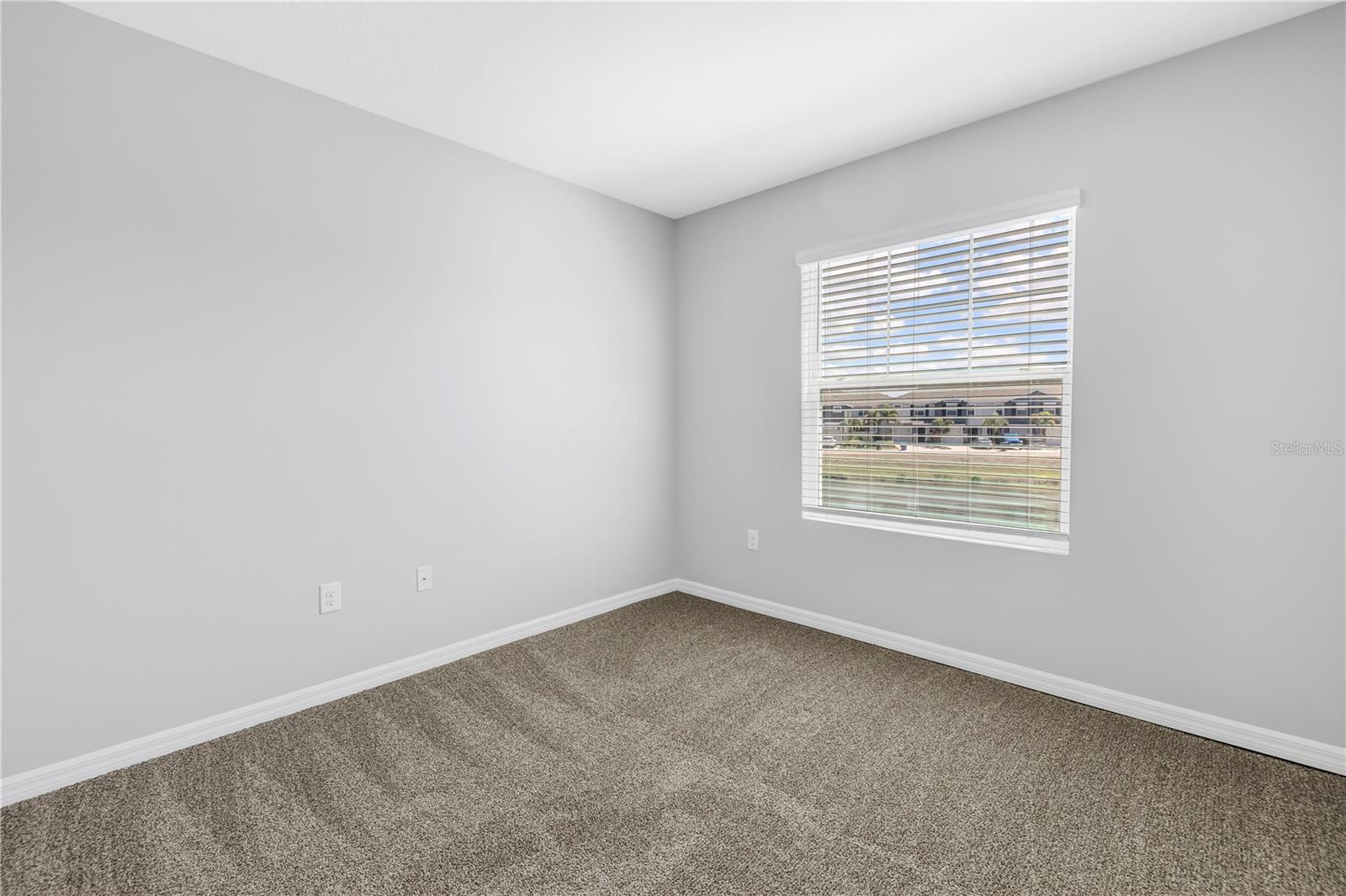 Image 31 of 44 For 8685 Daydream Street