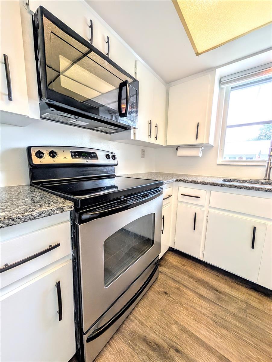 Image 6 of 28 For 6099 Coral Way