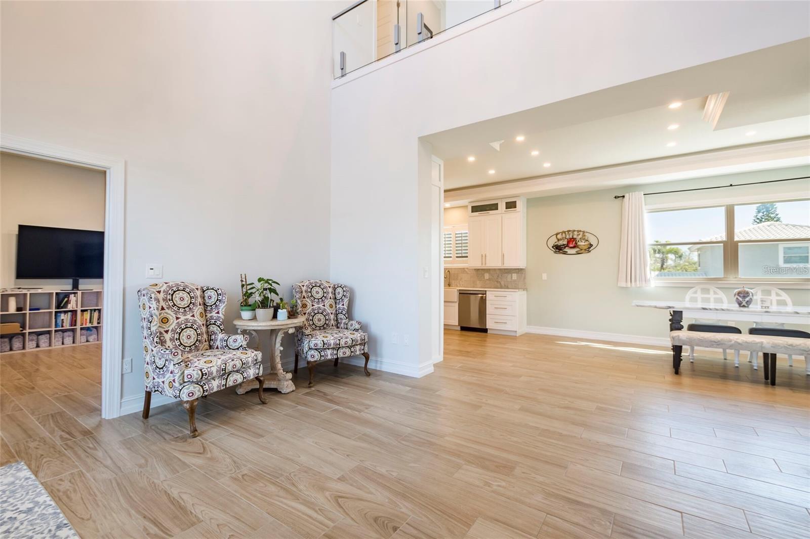 Image 17 of 63 For 654 Jungle Queen Way