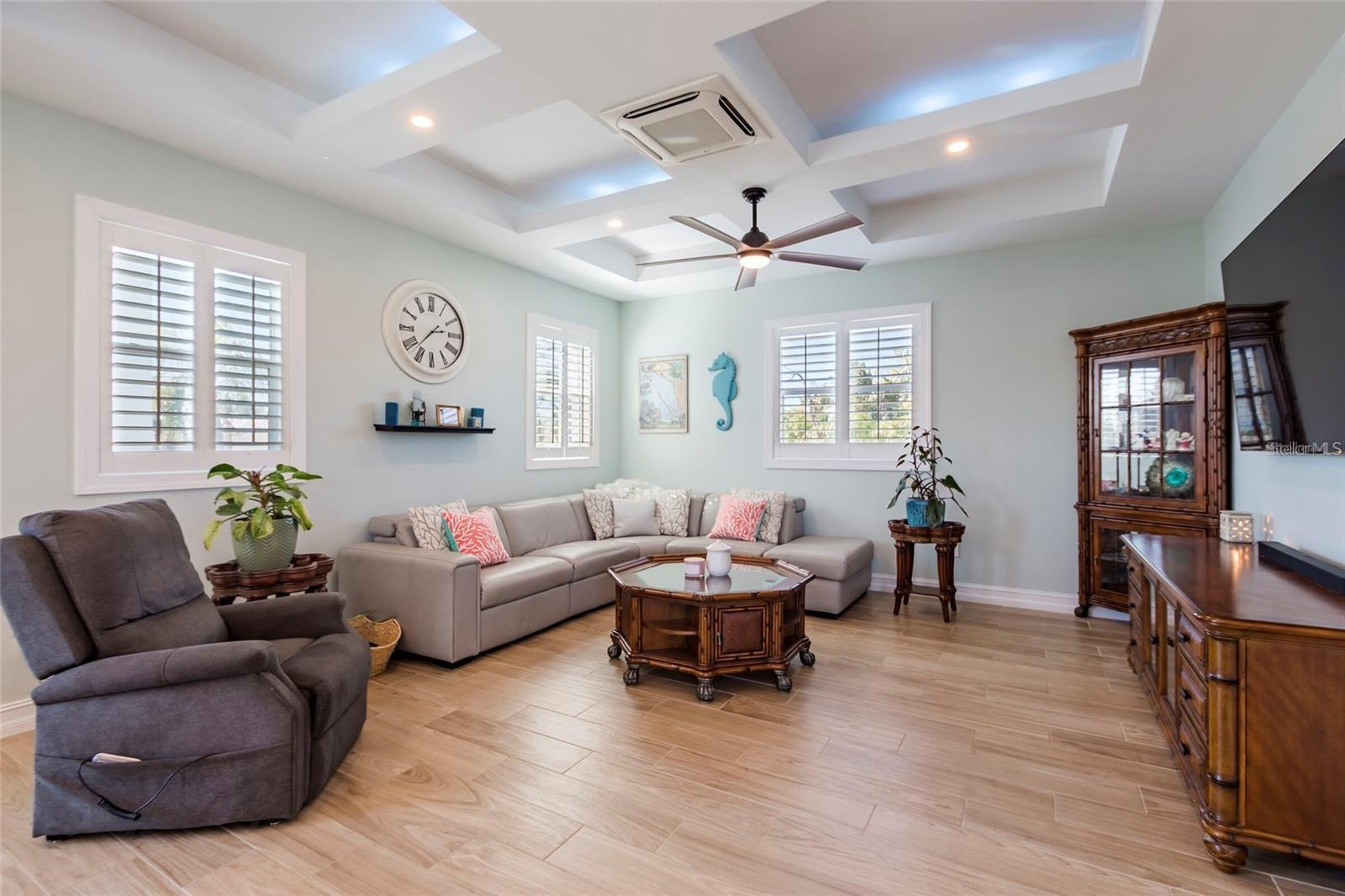 Image 24 of 63 For 654 Jungle Queen Way
