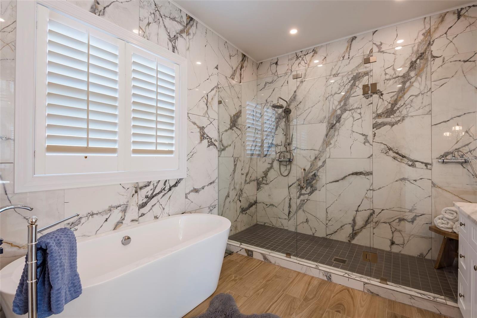 Image 39 of 63 For 654 Jungle Queen Way