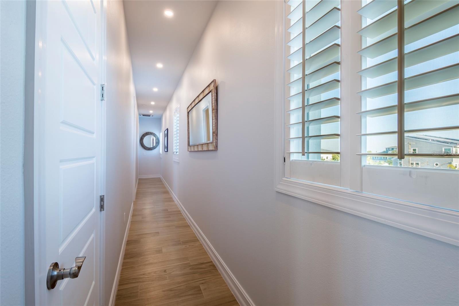 Image 43 of 63 For 654 Jungle Queen Way