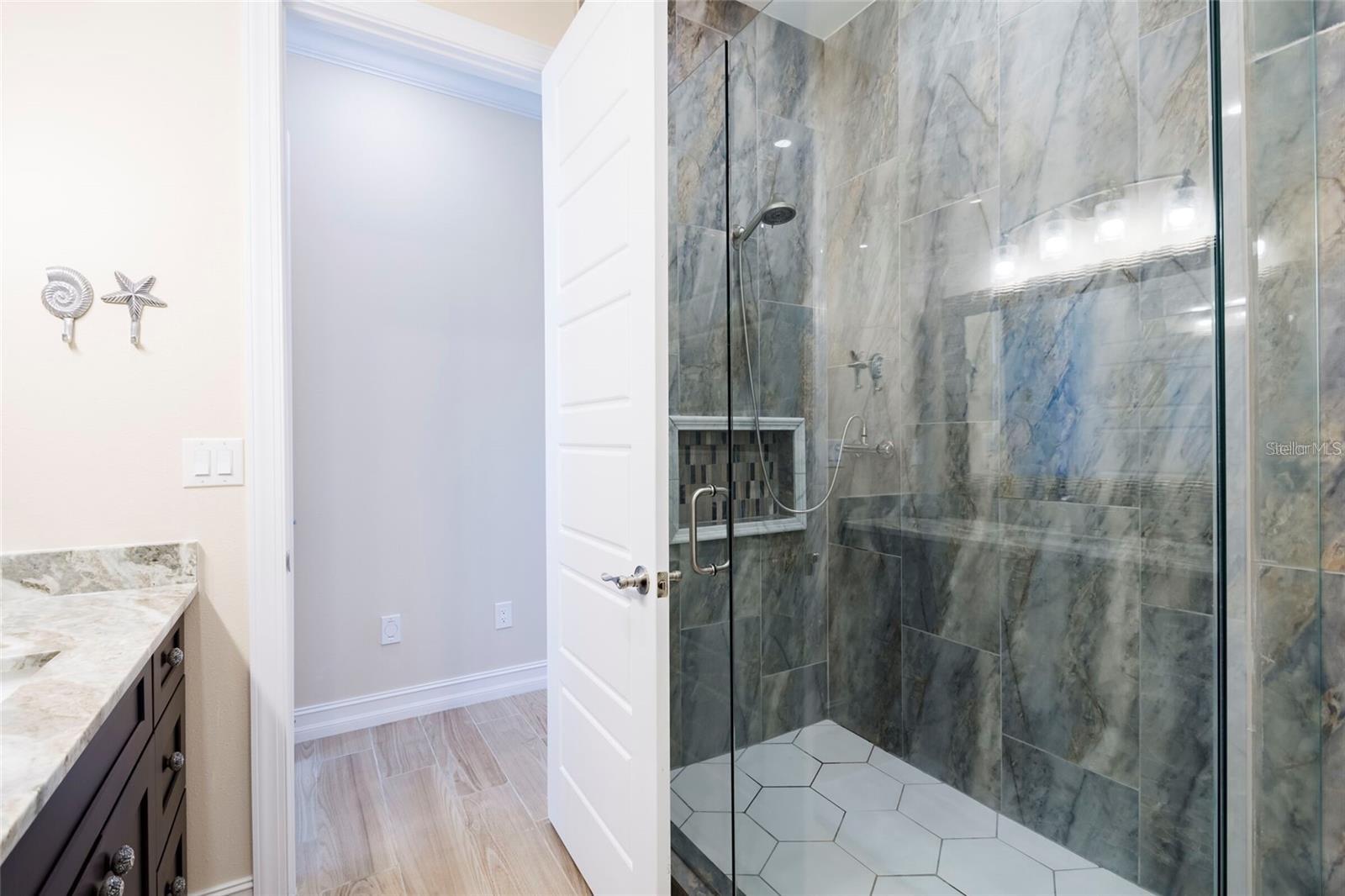 Image 49 of 63 For 654 Jungle Queen Way