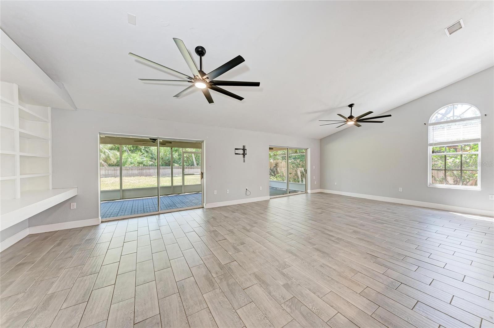 Image 10 of 37 For 2303 58th Street E