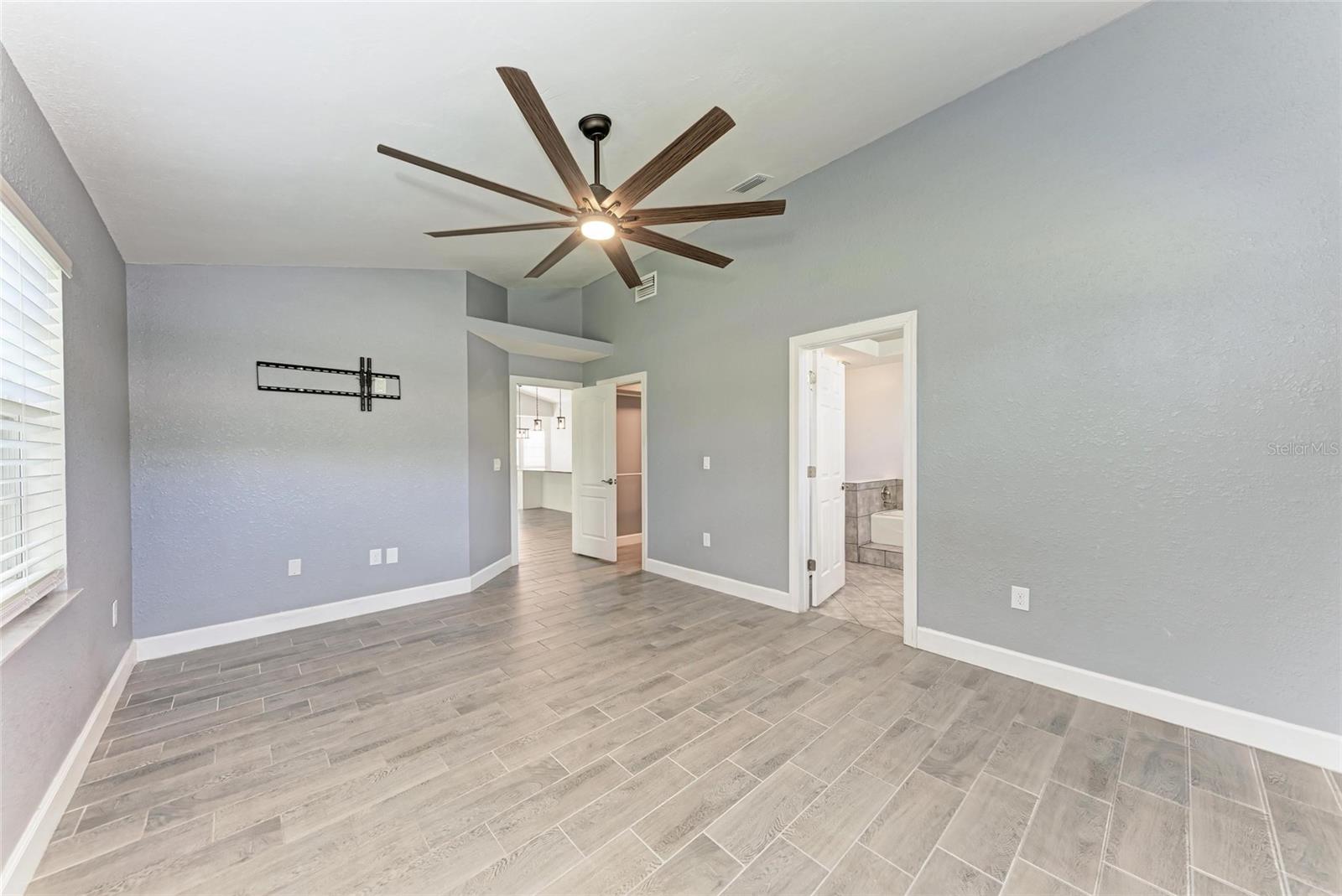 Image 16 of 37 For 2303 58th Street E