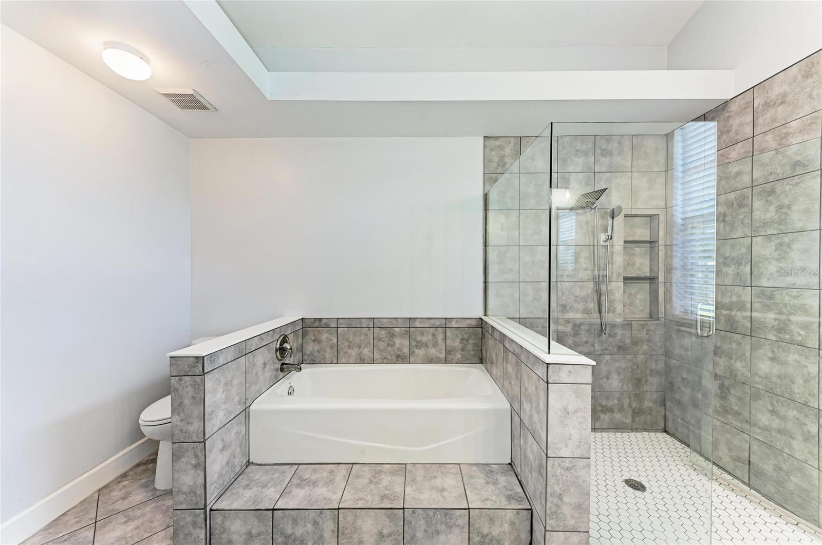 Image 18 of 37 For 2303 58th Street E