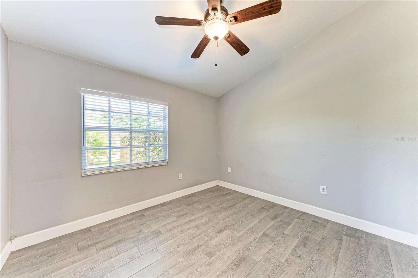 Image 20 of 37 For 2303 58th Street E