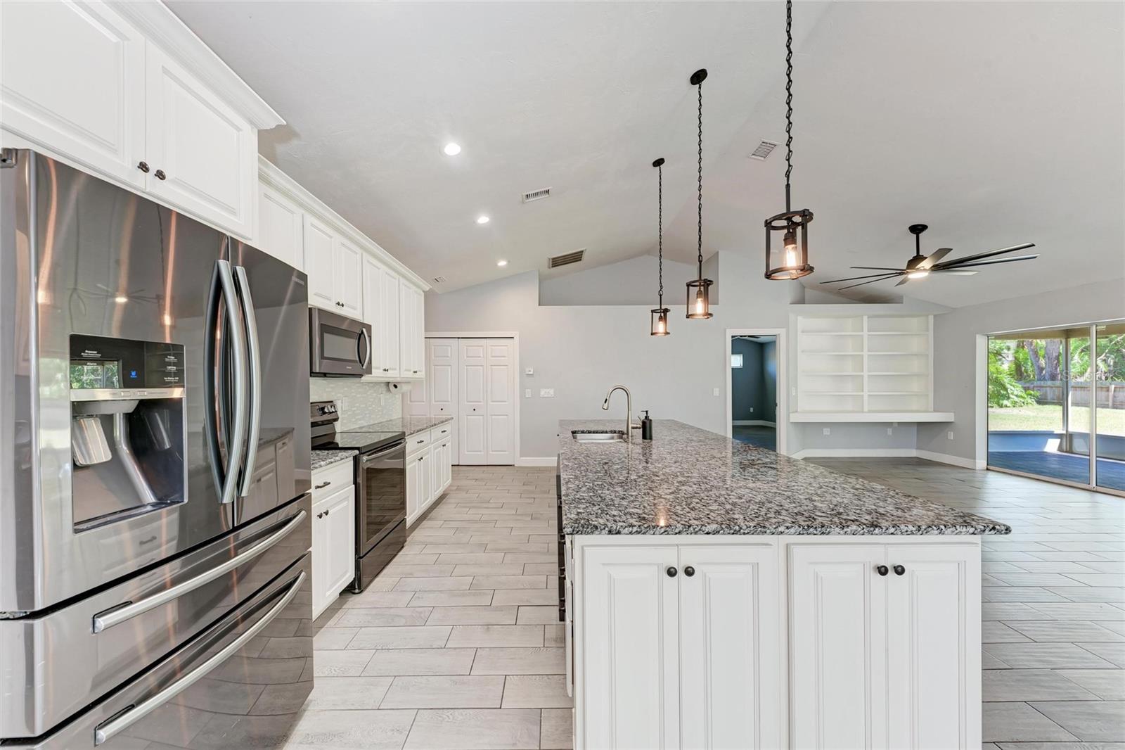 Image 9 of 37 For 2303 58th Street E