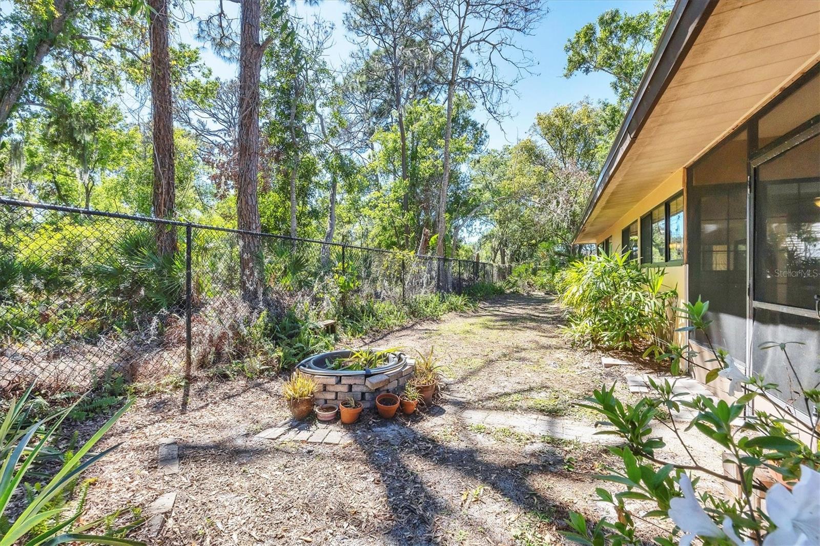 Image 11 of 47 For 8036 Conservatory Circle