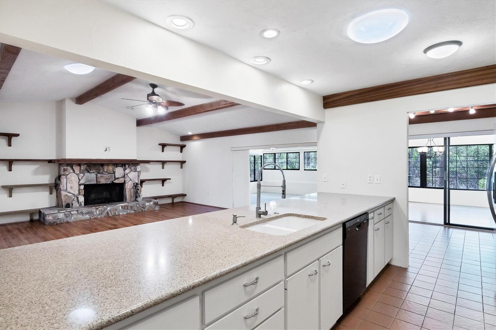 Image 18 of 47 For 8036 Conservatory Circle